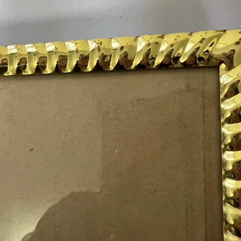 Gold Tone Picture Frame Ornate Tabletop Photo Display‎ Decor Elegant 8x10